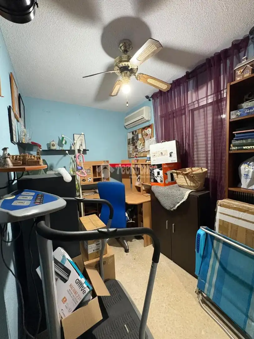 Flat for sale in Sevilla  with Air Conditioner and Balcony