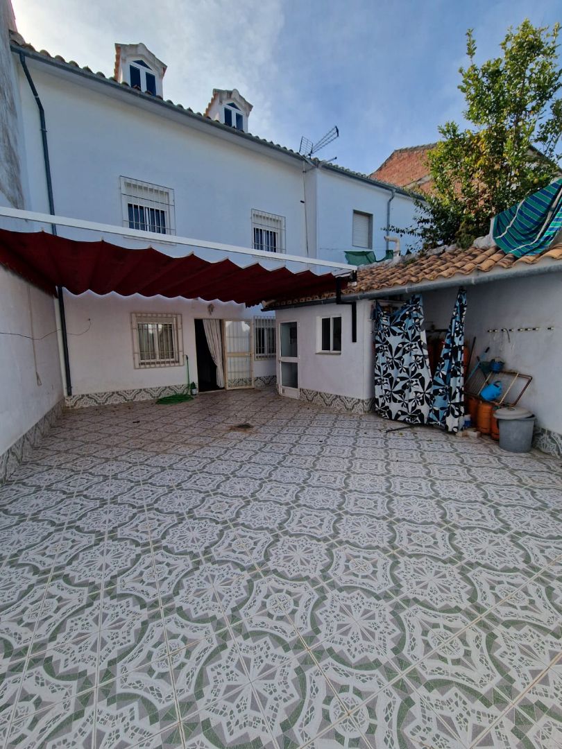 Vista exterior de Casa o xalet en venda en Montemayor amb Calefacció, Traster i Balcó