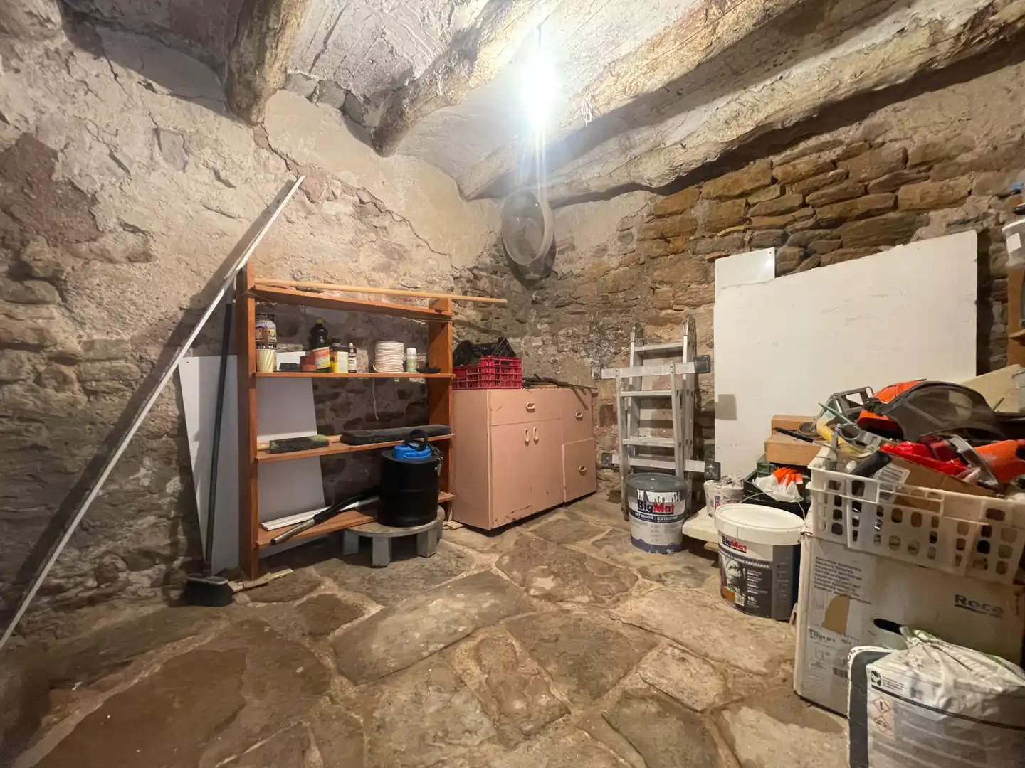 Einfamilien-Reihenhaus zum Verkauf in Àger mit Heizung, Parkett und Abstellraum