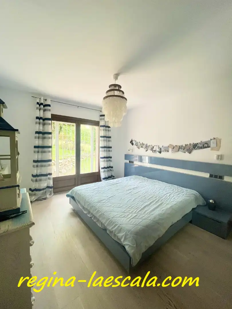 Dormitori de Casa o xalet en venda en L'Escala amb Aire condicionat, Calefacció i Jardí privat