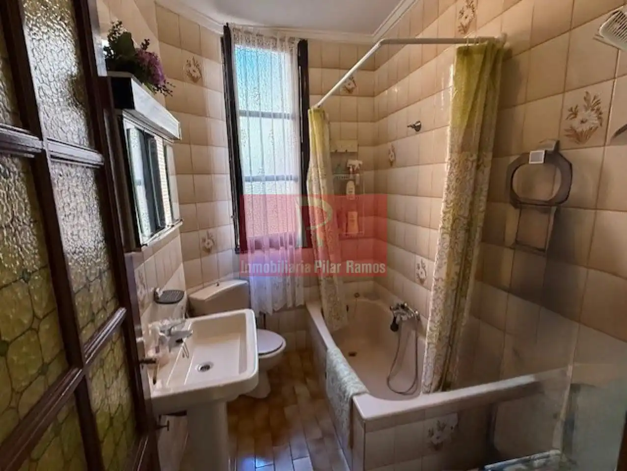 Baño de Piso en venta en León Capital  con Calefacción, Trastero y Amueblado