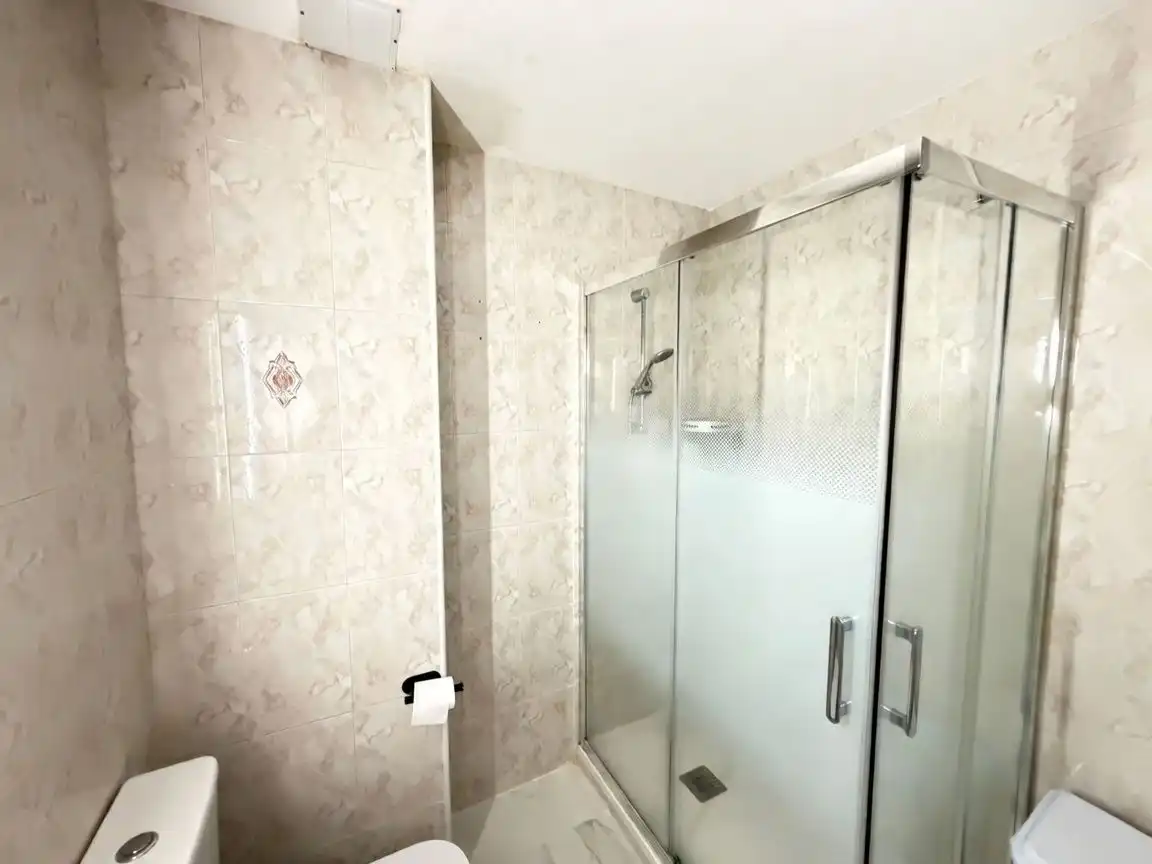 Bathroom of Flat for sale in Alcalá de Henares  with Air Conditioner and Heating
