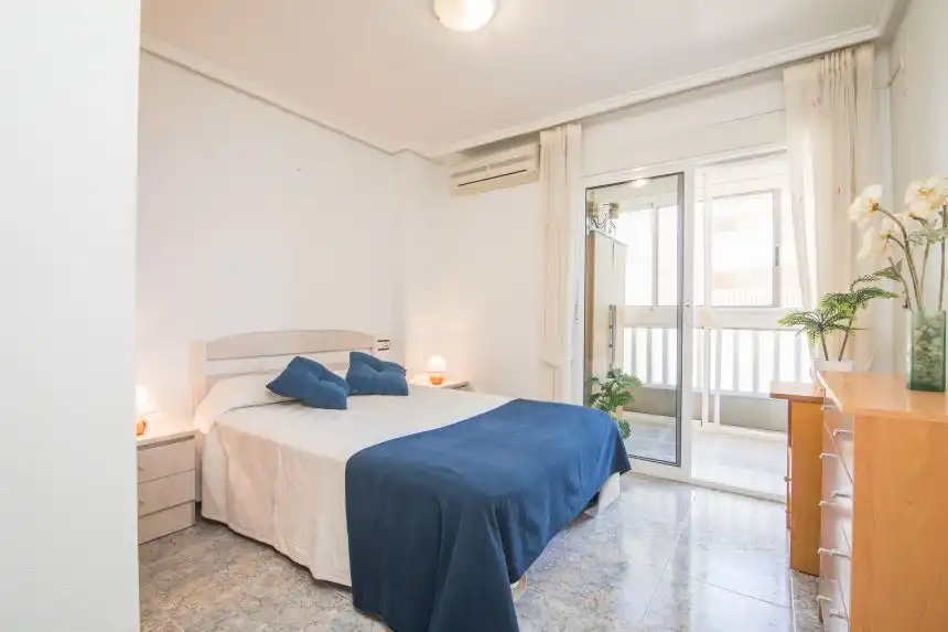 Schlafzimmer von Wohnung zum Verkauf in Elche / Elx mit Klimaanlage, Terrasse und Möbliert