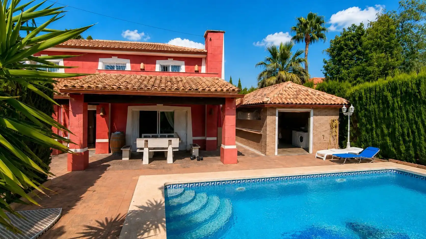Vista exterior de Casa o xalet en venda en Benidorm amb Aire condicionat, Calefacció i Jardí privat