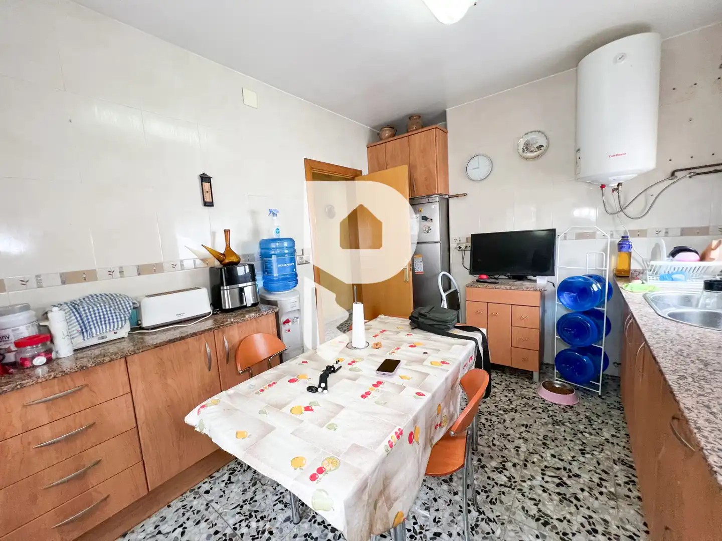 Cuina de Casa o xalet en venda en Torrelles de Llobregat amb Aire condicionat, Calefacció i Jardí privat