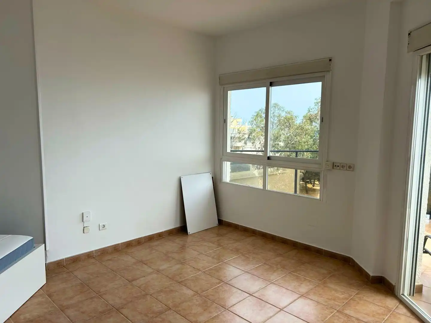 Dormitori de Estudi en venda en Marbella amb Aire condicionat, Jardí privat i Terrassa
