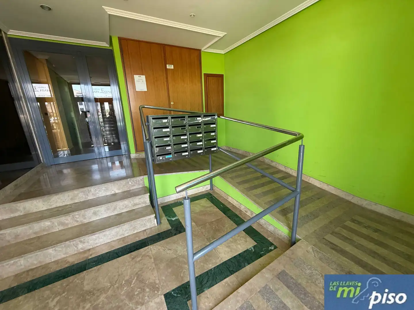 Piso en venta en Santovenia de Pisuerga con Calefacción, Terraza y Trastero