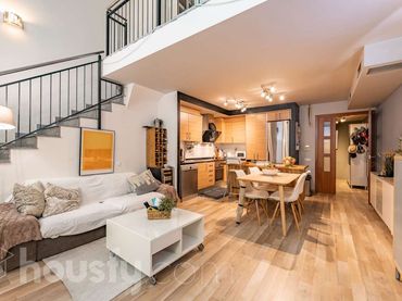 Duplex con ascensore in vendita a Carrer de Castelao .