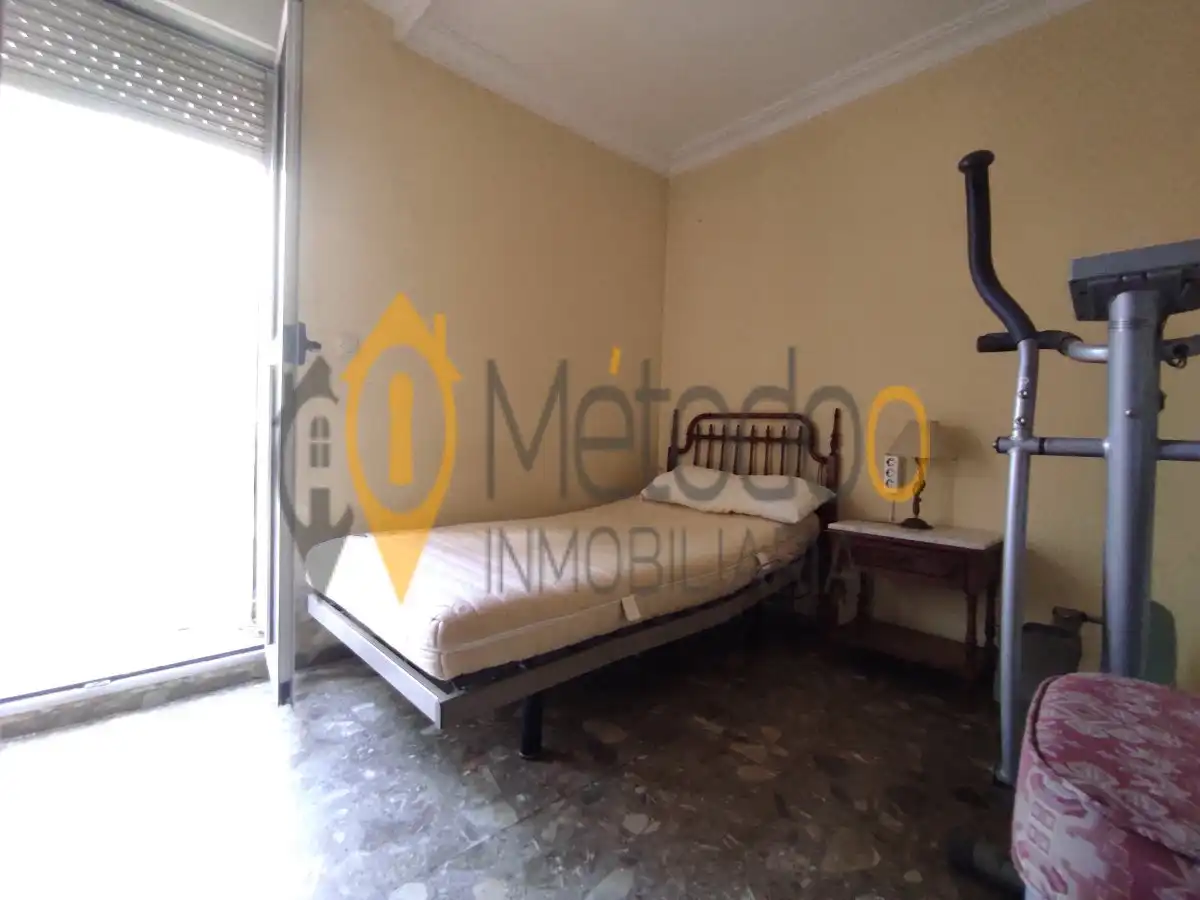 Bedroom of Flat for sale in Sevilla  with Air Conditioner, Terrace and Balcony