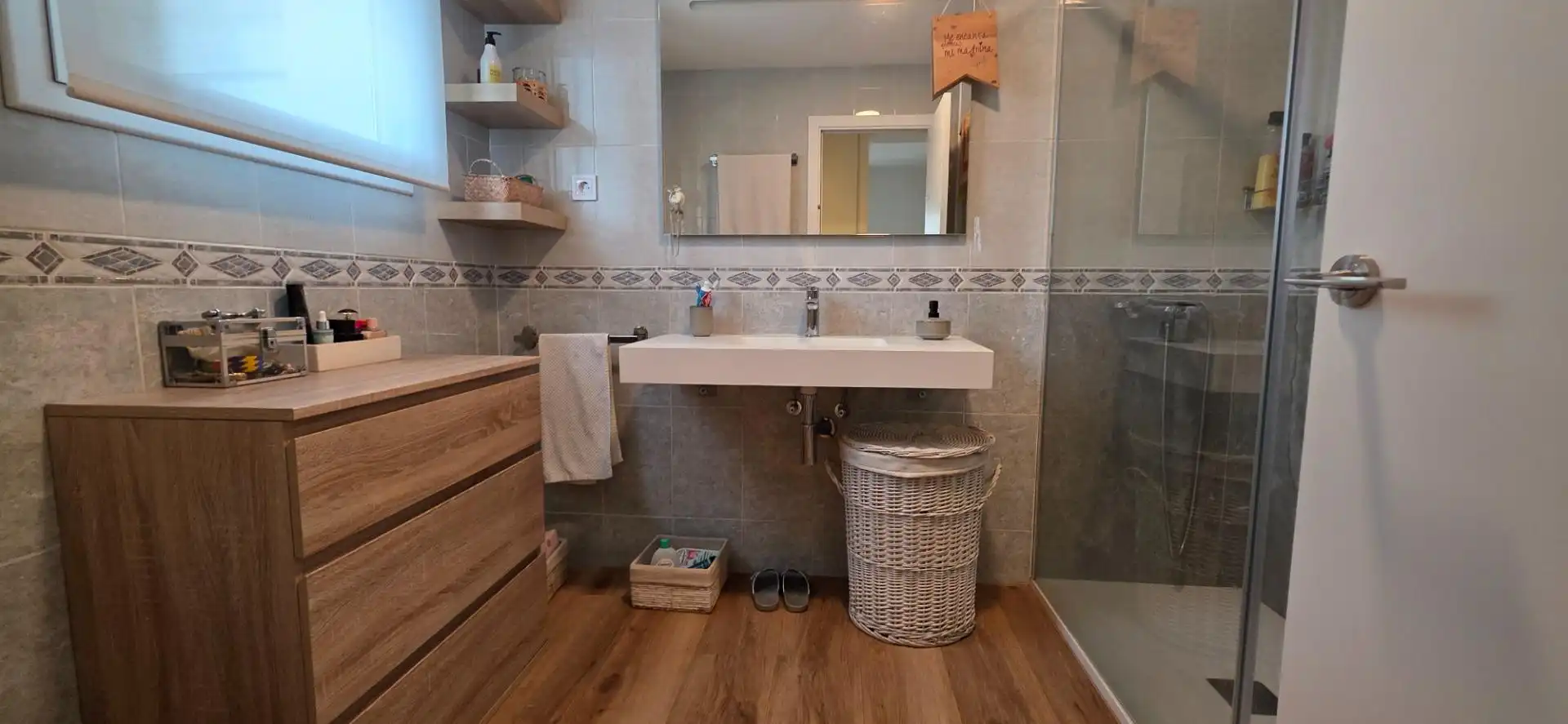Baño de Apartamento en venta en Sitges con Aire acondicionado, Calefacción y Jardín privado