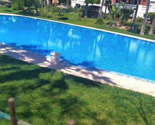 Piscina de Apartament de lloguer en Chiclana de la Frontera amb Terrassa