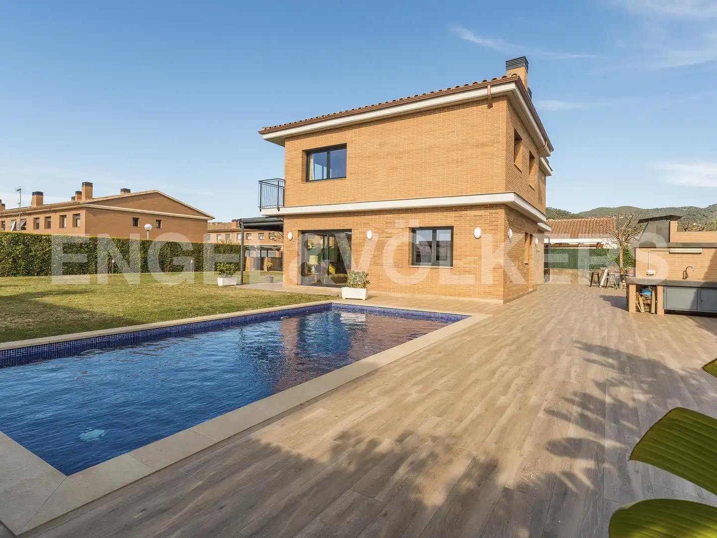 Vista exterior de Casa o xalet en venda en Vilassar de Mar amb Aire condicionat, Calefacció i Jardí privat