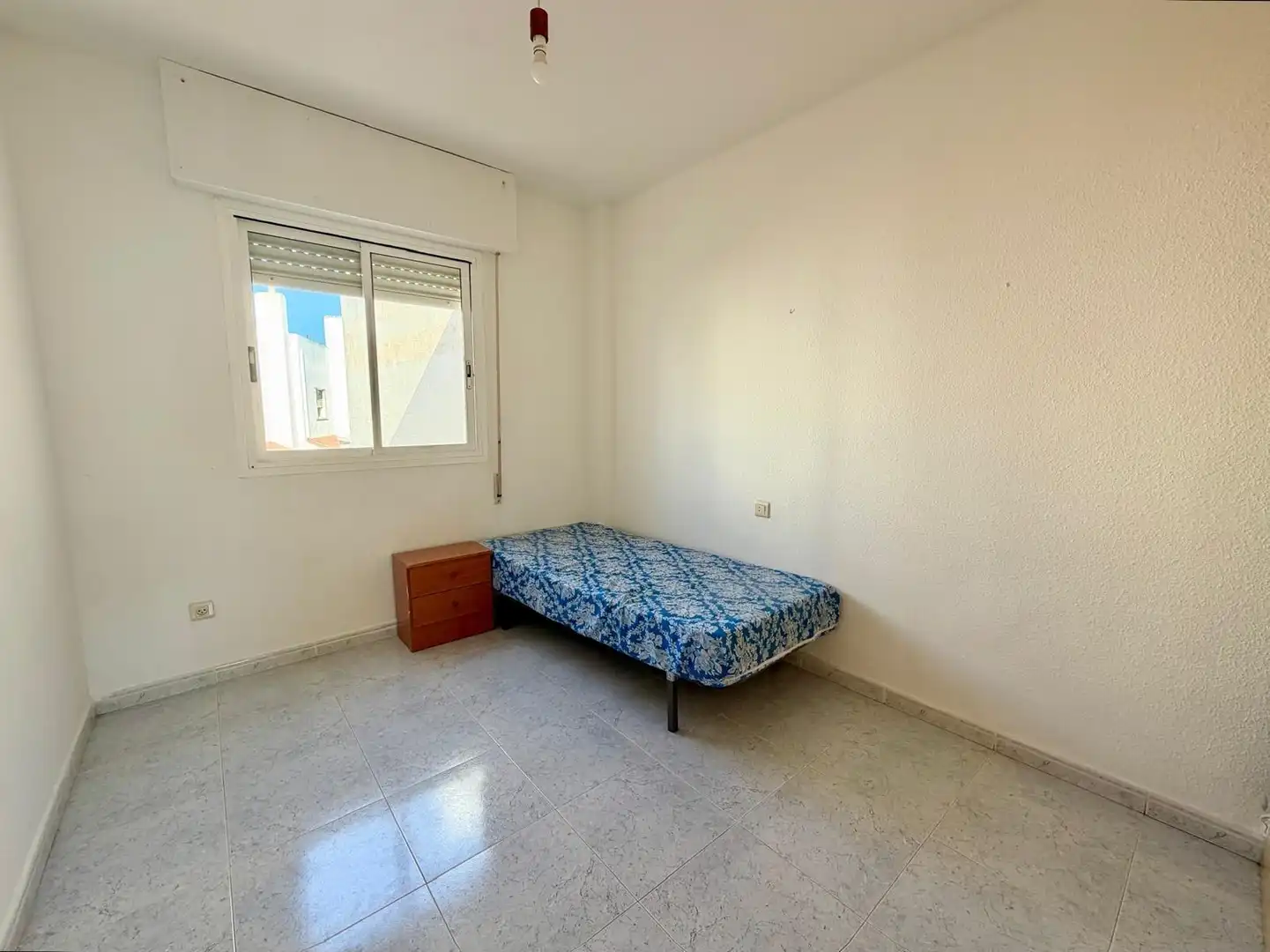 Habitación de Casa adosada en venta en Almería con Jardín privado, Terraza y Amueblado