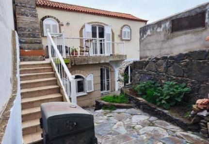 Vista exterior de Casa o xalet en venda en Adeje amb Jardí privat, Terrassa i Traster