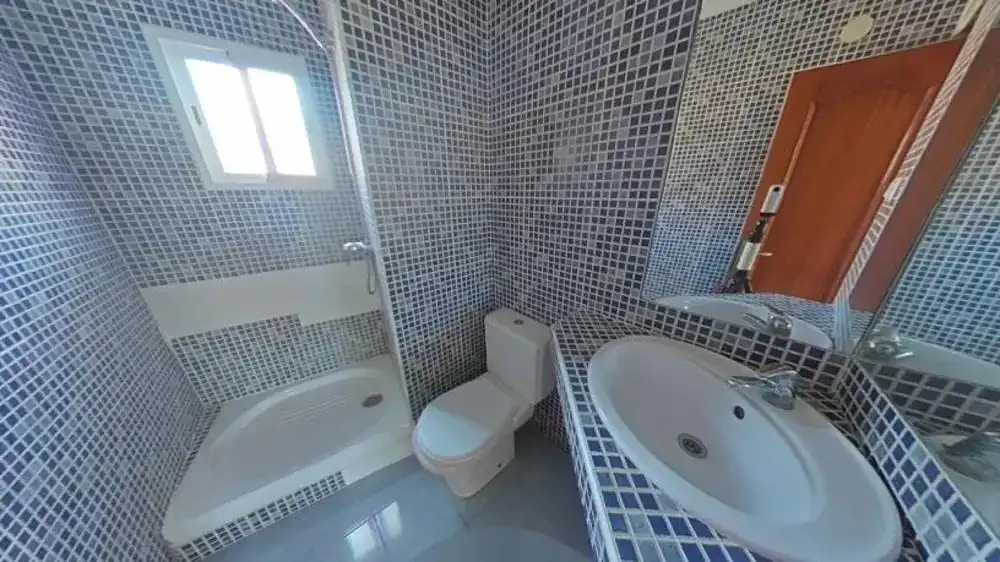 Bathroom of Flat for sale in Castelldefels