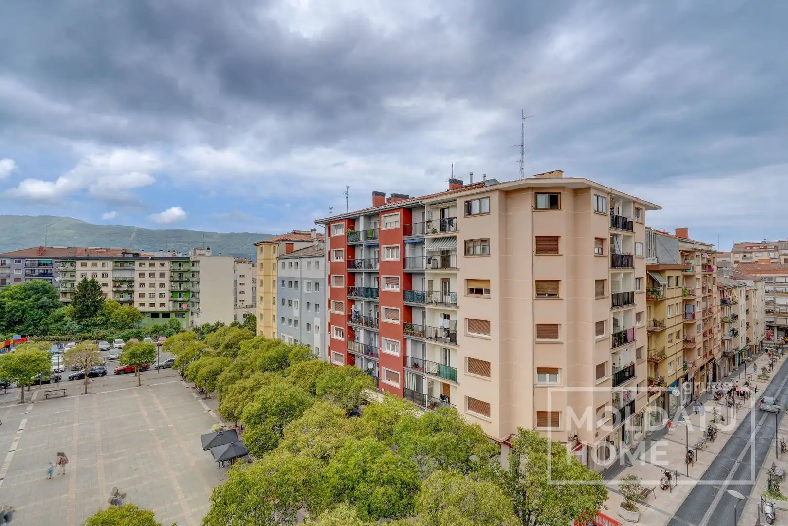 Vista exterior de Piso en venta en Irun  con Calefacción y Trastero