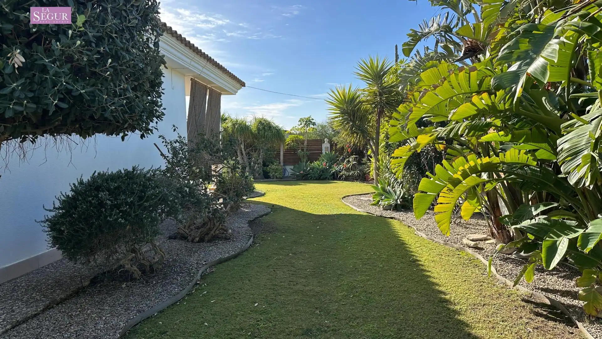 Jardín de Finca rústica en venta en Barbate con Aire acondicionado, Jardín privado y Terraza