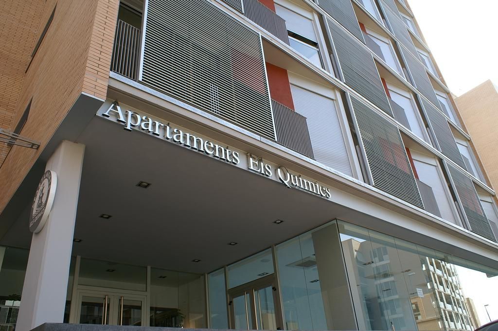 Exterior view of Apartment to rent in Girona Capital  with Air Conditioner, Furnished and Oven