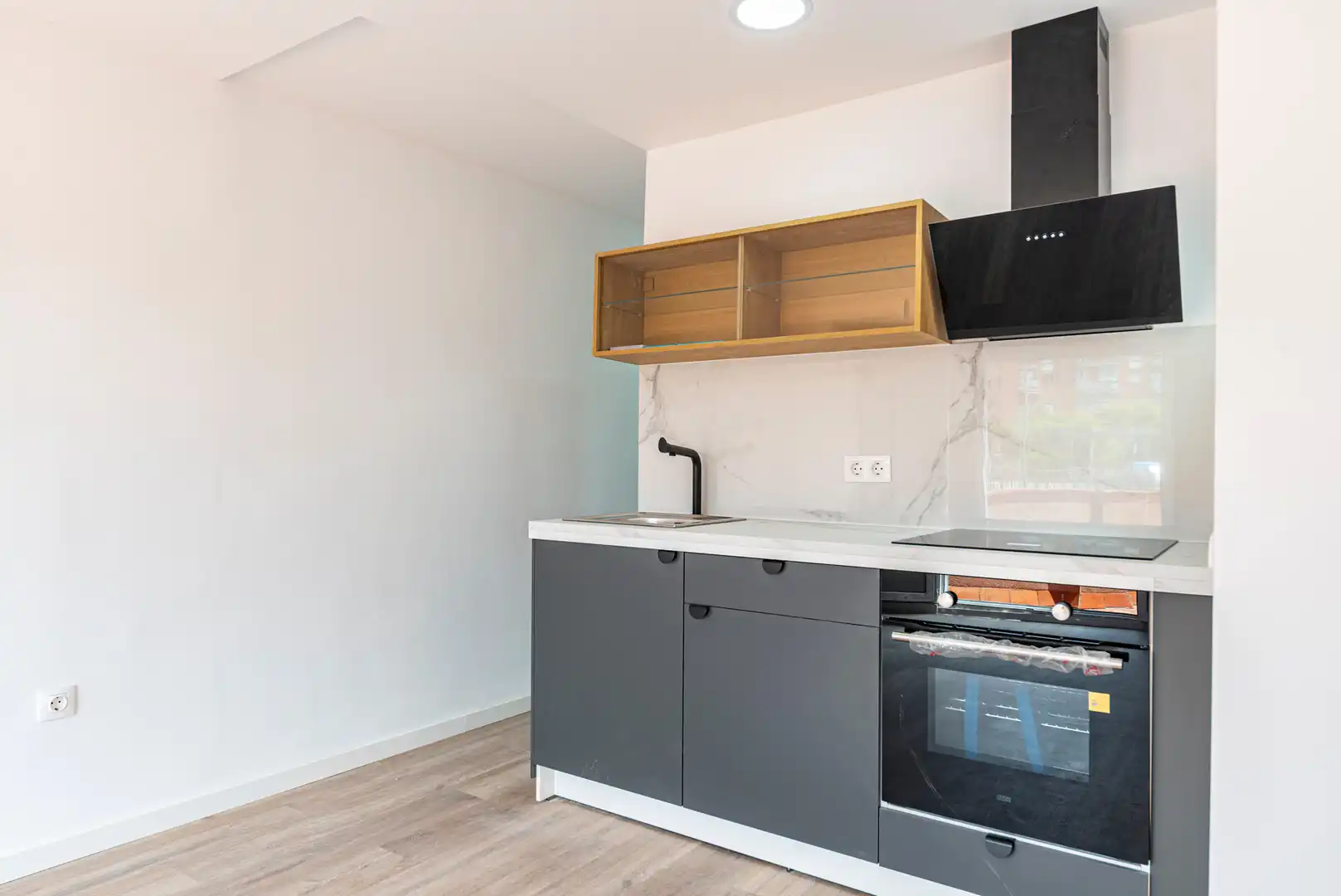 Cocina de Ático en venta en Santa Coloma de Gramenet con Terraza, Horno y Balcón