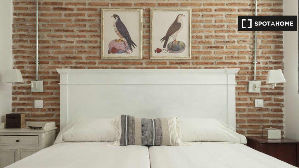 Piso de alquiler en Cortes - Huertas