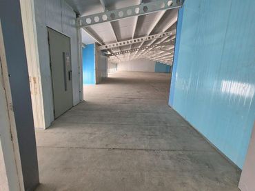Industrial building to rent in Centro