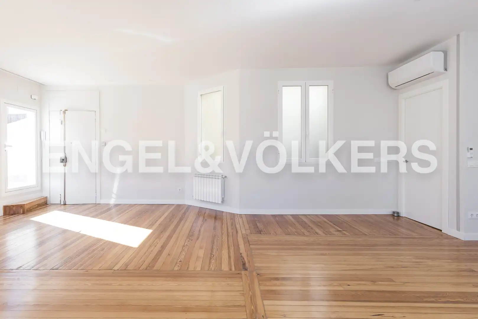 Sala de estar de Ático de alquiler en Madrid con Aire acondicionado, Calefacción y Parquet