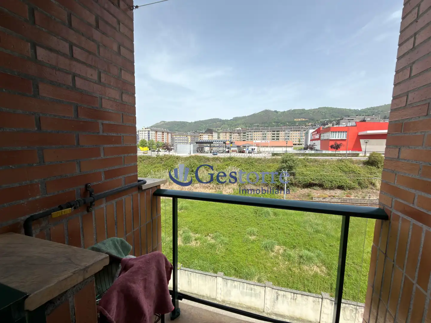 Flat for rent in Oviedo - Calle Favila, Parque del Oeste