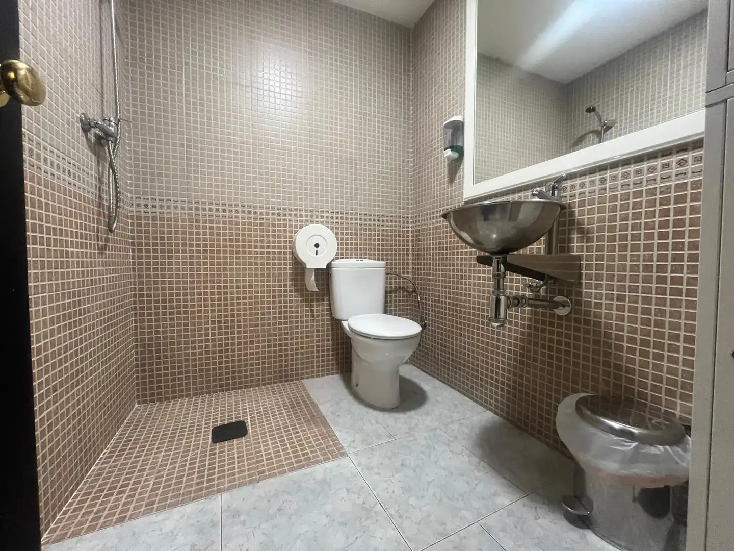 Local en venta en Calle de Lorenzo Ferreira, Santa Rosa - Valdeolleros