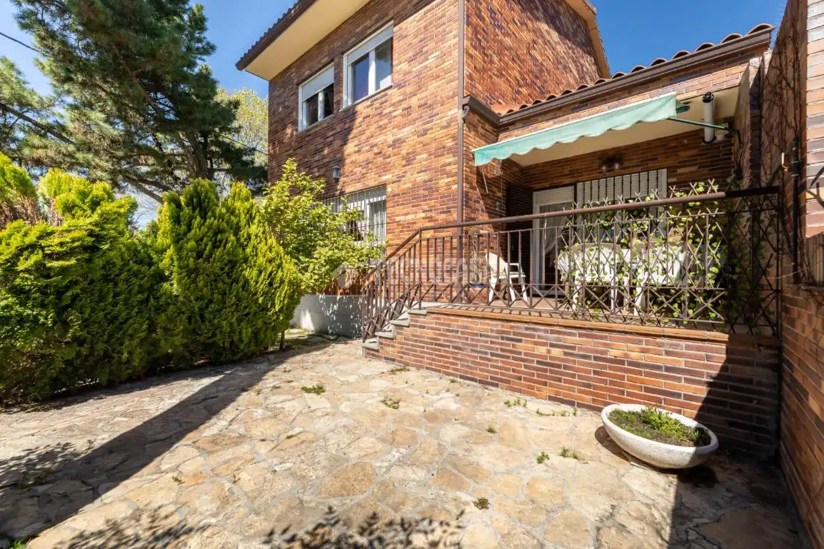 Jardín de Casa adosada en venta en Torrelodones con Calefacción, Jardín privado y Terraza