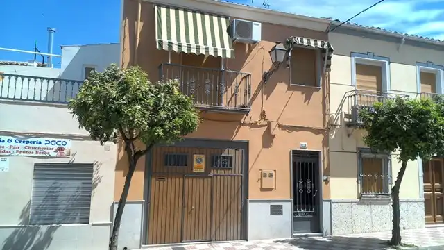 Vista exterior de Pis en venda en Torredonjimeno, Jaén