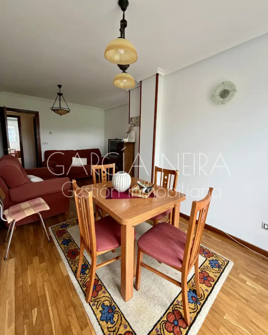 Comedor de Piso en venta en Navia con Calefacción, Parquet y Amueblado