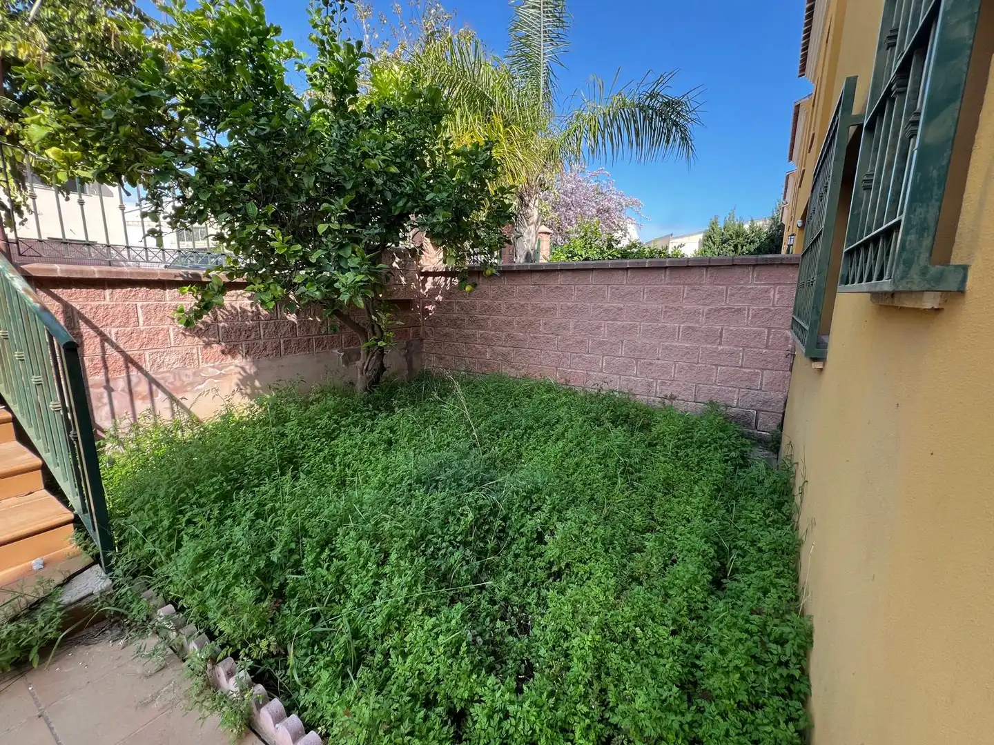 Casa adosada en venda en Vélez-Málaga amb Jardí privat, Terrassa i Piscina comunitària