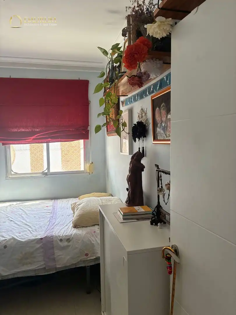 Bedroom of Flat for sale in Sevilla  with Air Conditioner and Furnished