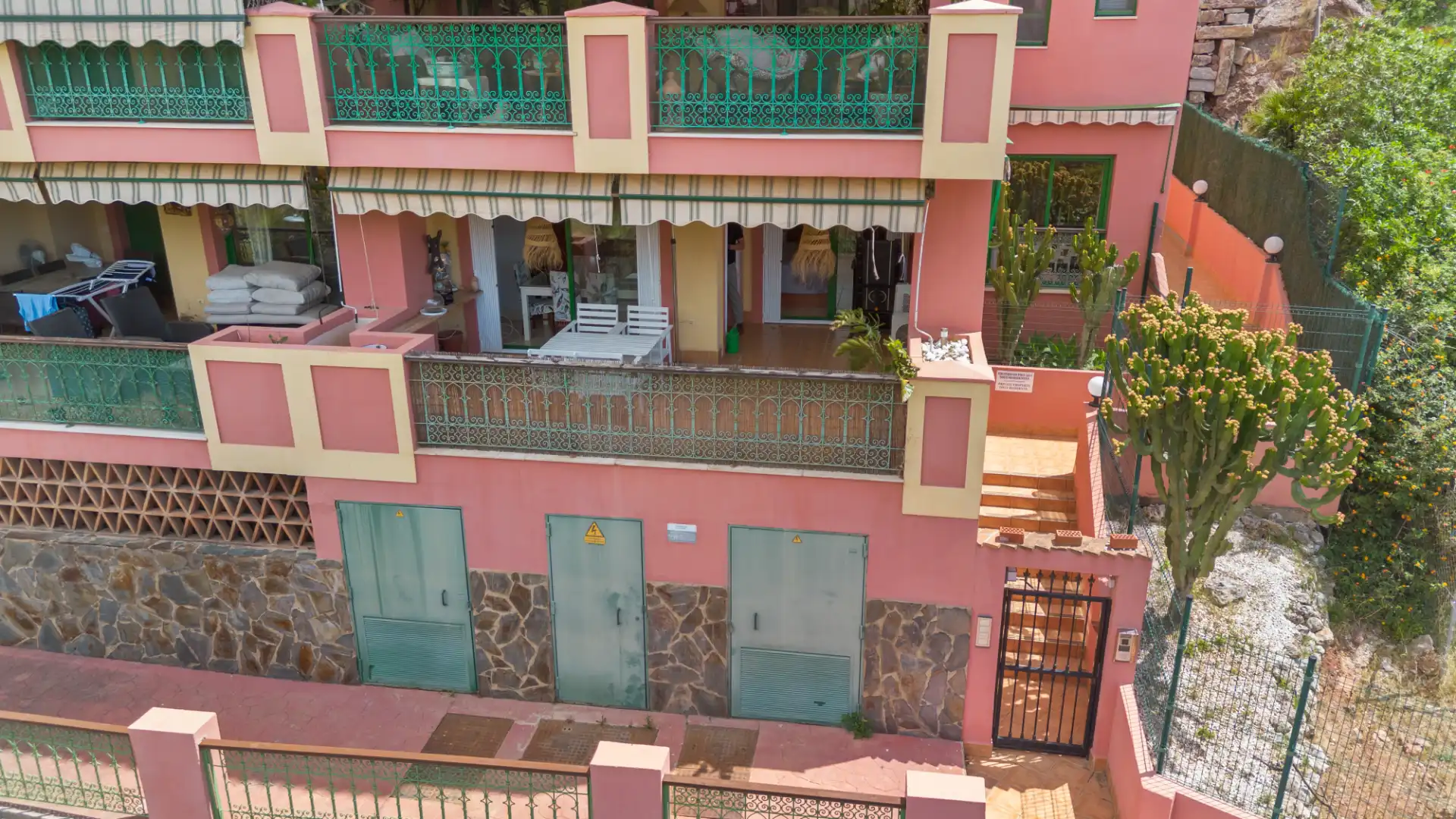 Vista exterior de Pis en venda en Fuengirola amb Aire condicionat, Terrassa i Moblat