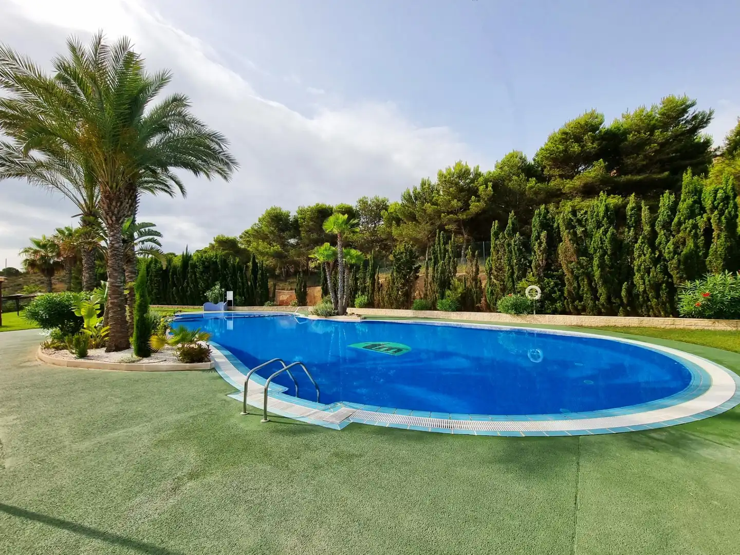 Piscina de Apartamento en venta en Santa Pola con Aire acondicionado, Amueblado y Piscina comunitaria