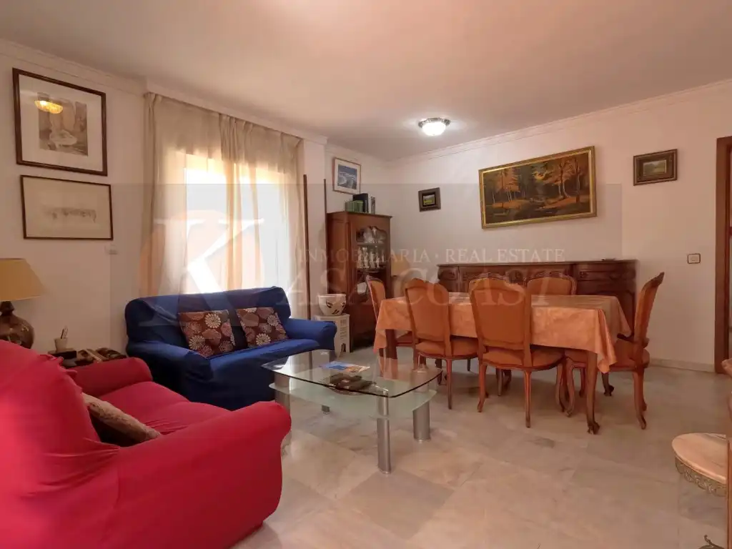 Sala de estar de Piso en venta en Fuengirola con Aire acondicionado, Jardín privado y Terraza