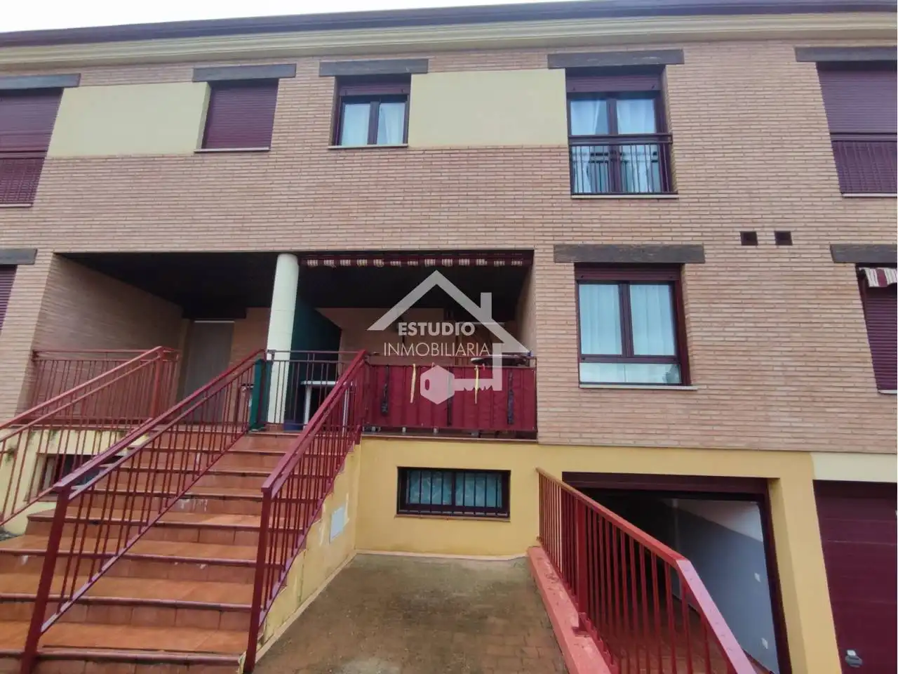 Vista exterior de Casa o chalet en venta en Canillas de Río Tuerto con Calefacción, Jardín privado y Parquet