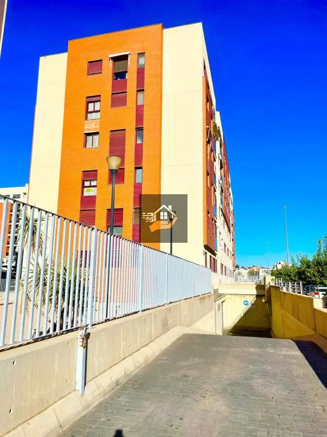 Außenansicht von Wohnung zur Miete in Murcia mit Heizung und Balkon