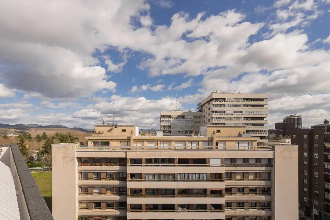 Vista exterior de Ático en venta en  Pamplona / Iruña con Calefacción, Terraza y Alarma