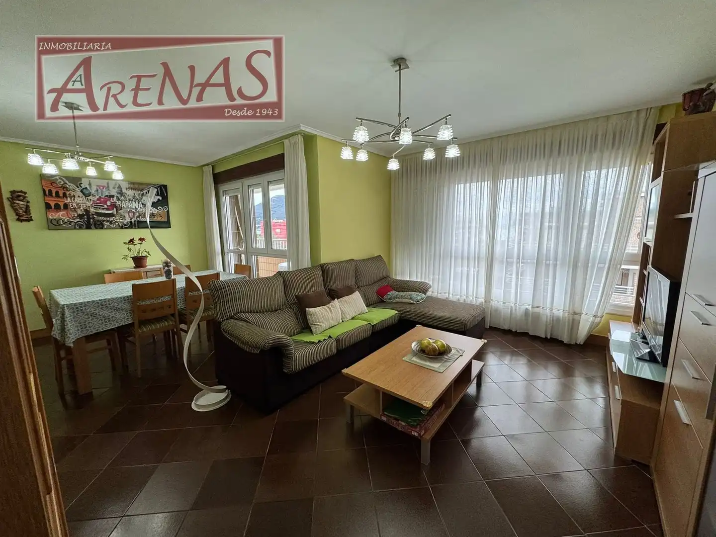 Sala de estar de Piso en venta en Laredo con Calefacción, Jardín privado y Parquet