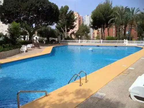 Piscina de Apartamento en venta en Benidorm con Aire acondicionado, Calefacción y Jardín privado