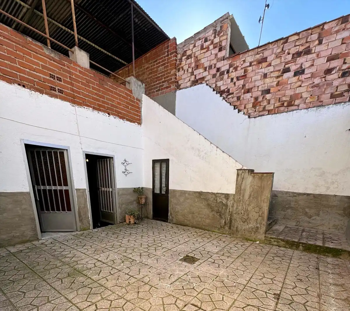 Casa adosada en venta en Puertollano con Jardín privado, Trastero y Amueblado