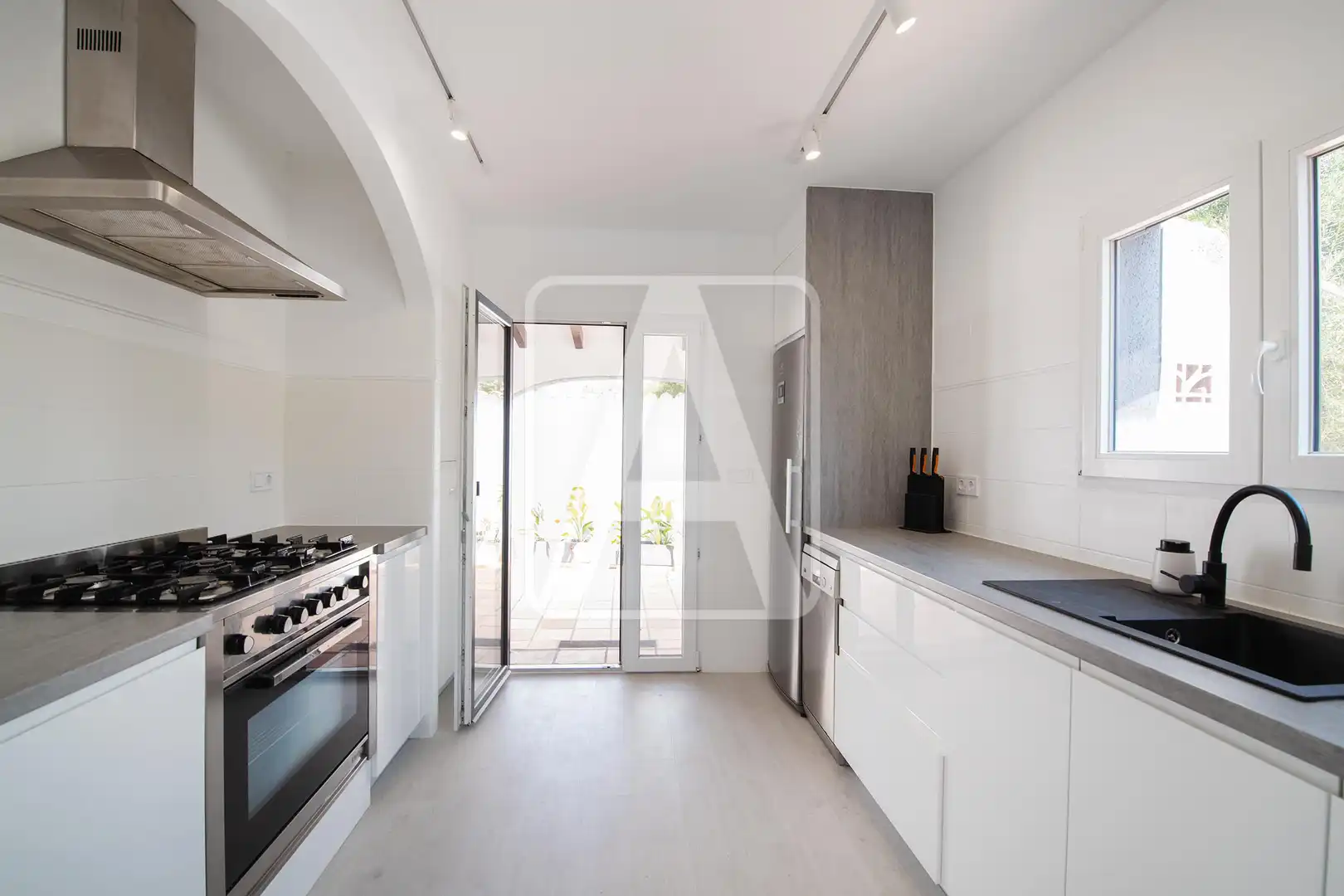 Chalet con piscina en venta en Marisol Park - Ortembach - Los Almendros, imagen 15