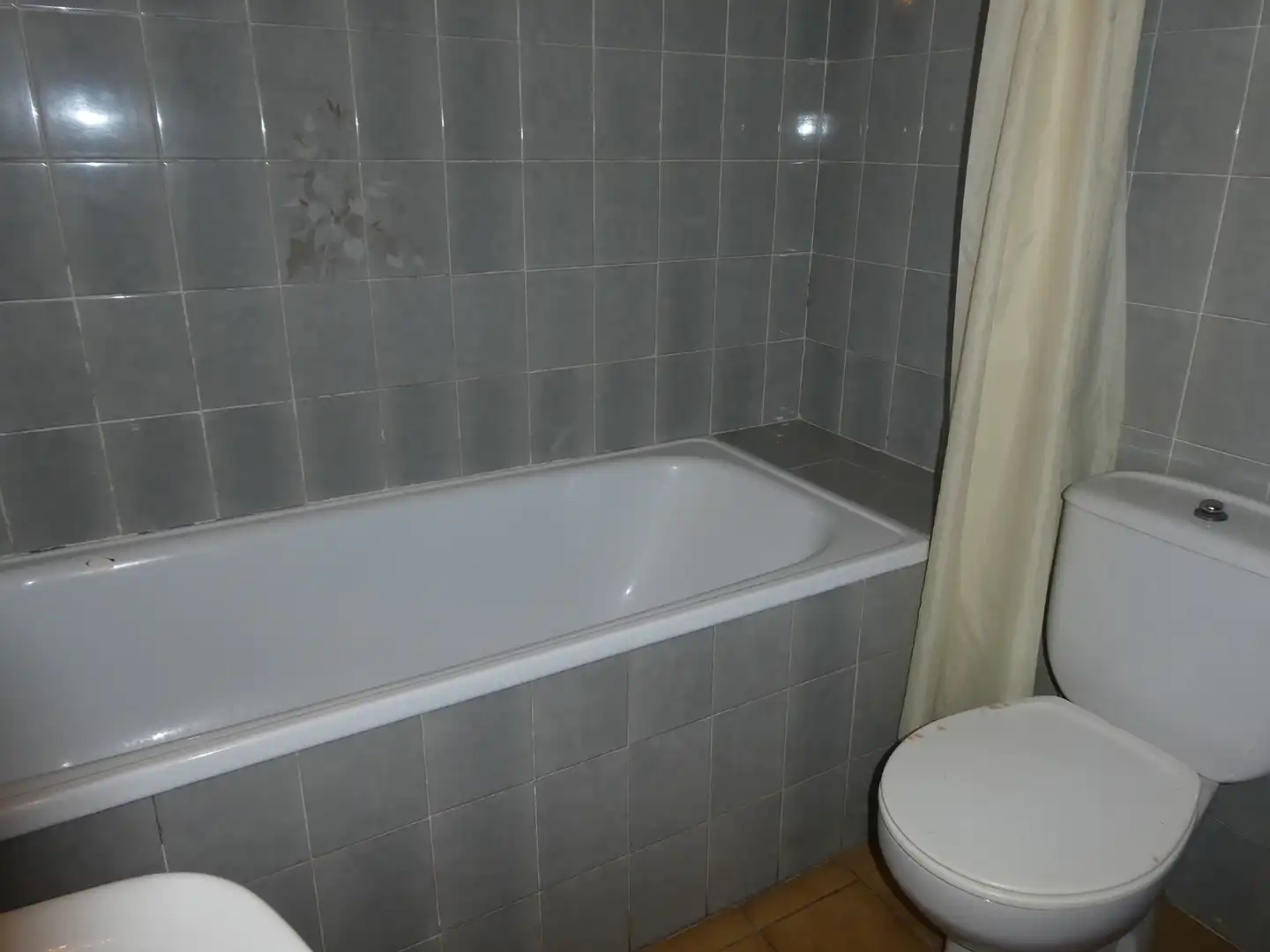 Badezimmer von Wohnungen zum Verkauf in Lloret de Mar mit Terrasse, Möbliert und Gemeinschaftspool