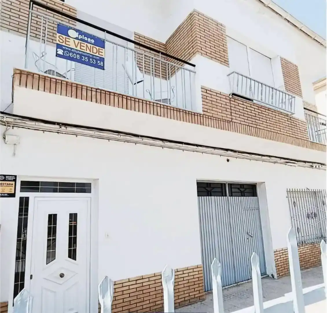 Vista exterior de Casa o chalet en venta en Benamaurel con Jardín privado, Trastero y Amueblado
