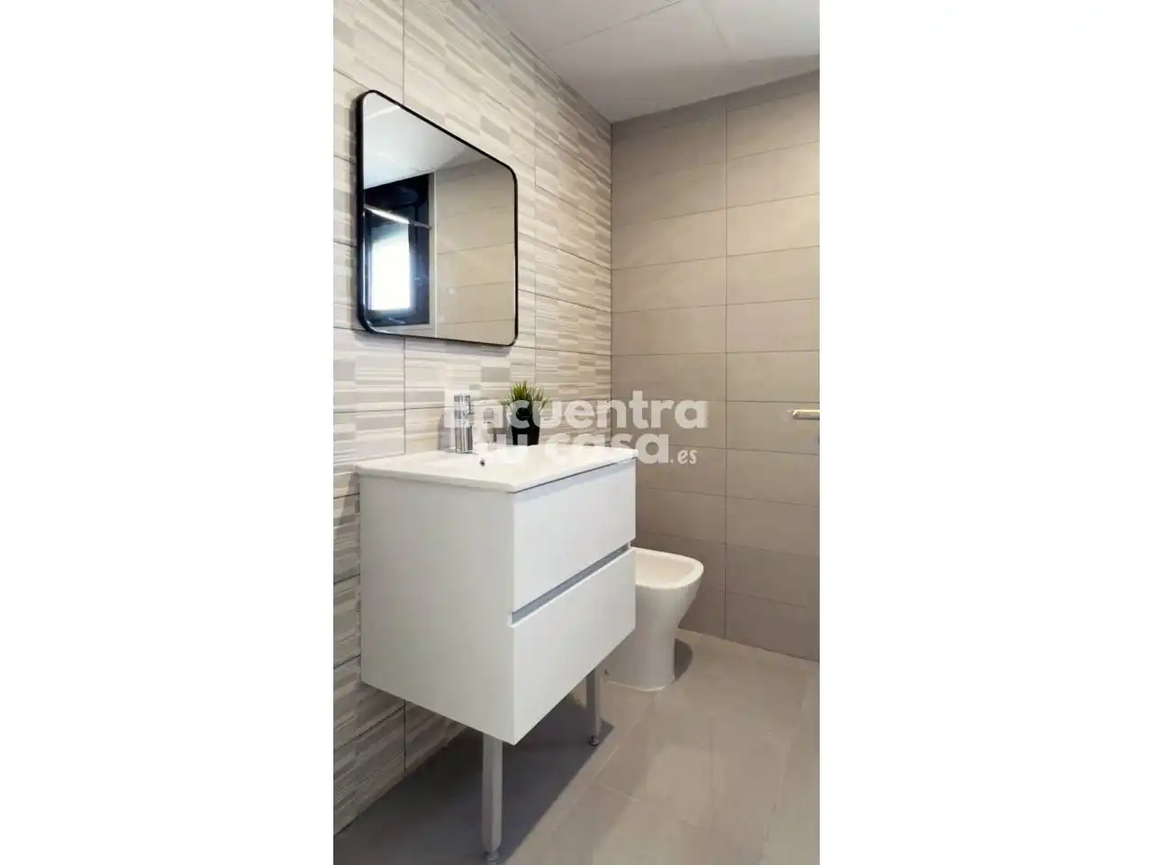 Badezimmer von Dachboden zur Miete in Guadalajara mit Klimaanlage, Heizung und Terrasse