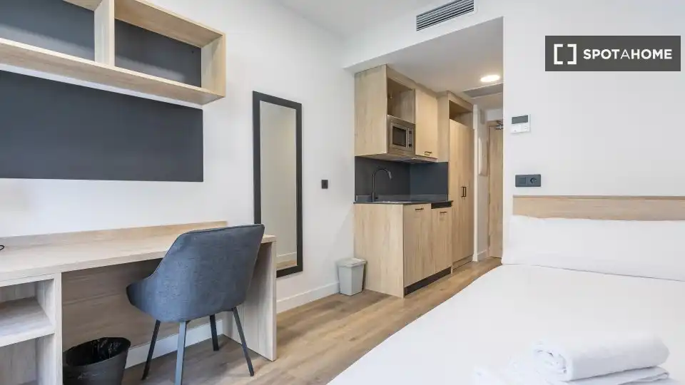 Habitación en Tres Olivos - Valverde
