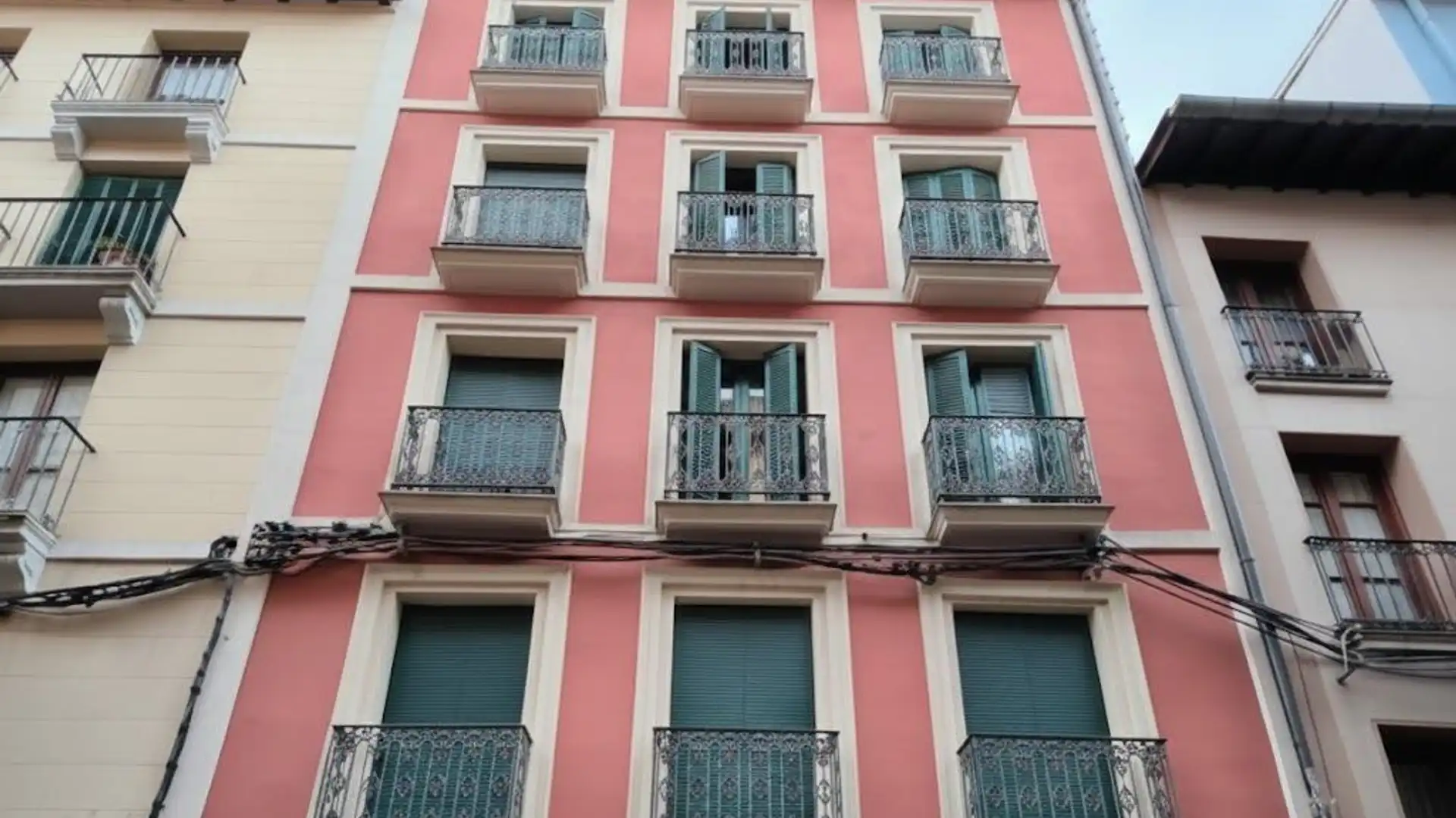 Vista exterior de Piso en venta en  Pamplona / Iruña con Balcón