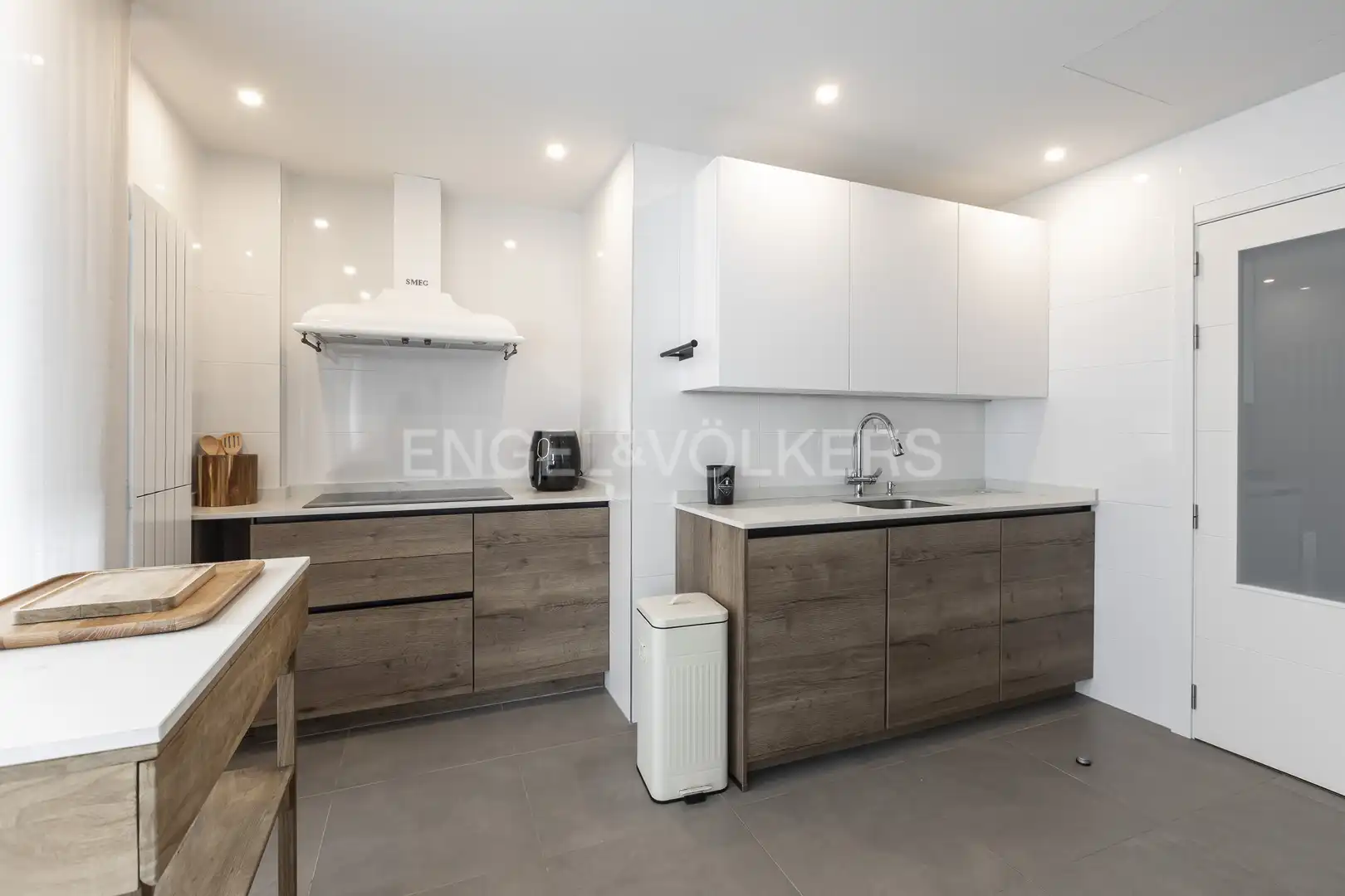 Kitchen of Flat for rent in La Moraleja  with Air Conditioner, Heating and Private garden