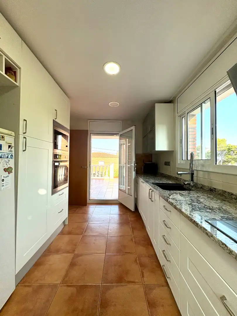 Cocina de Casa o chalet en venta en Rubí con Aire acondicionado, Calefacción y Jardín privado